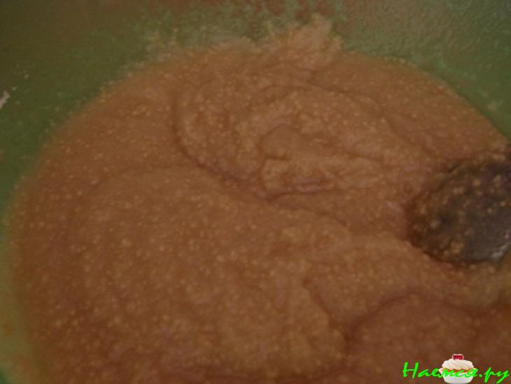 Пирог из кус-куса с сиропом из чернослива