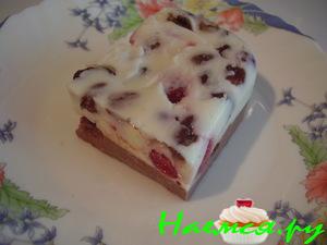 Десерт творожный с фруктами и орехами