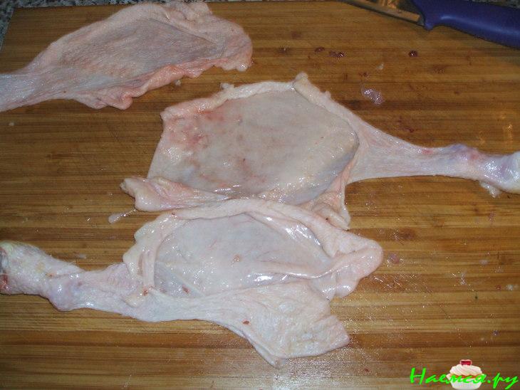 Фаршированные грибами окорочка