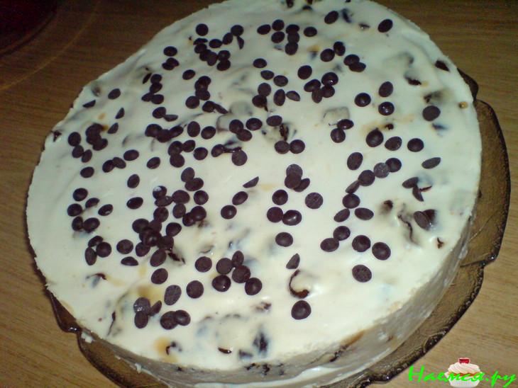 Торт со сметанным суфле и черносливом