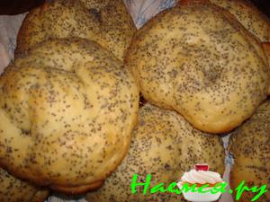 Сдобные булочки на йогурте с маком