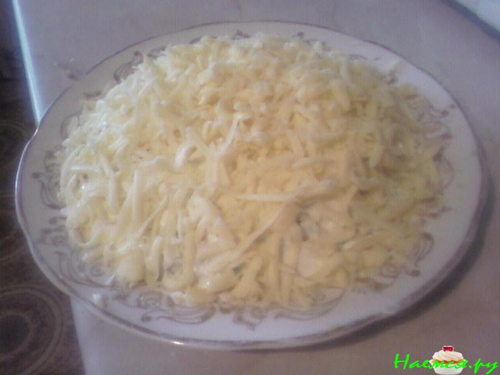 Слоёный салат из форели и овощей Слоёный салат из форели и овощей