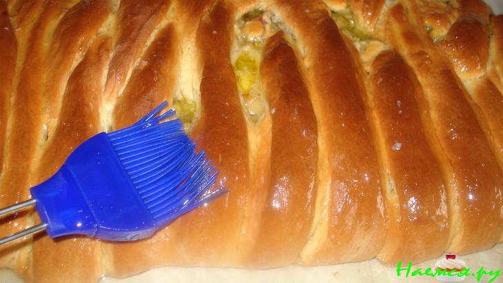 Пирог заплетённый "Весеннее настроение" с ревенем и шоколадом Пирог заплетённый "Весеннее настроение" с ревенем и шоколадом