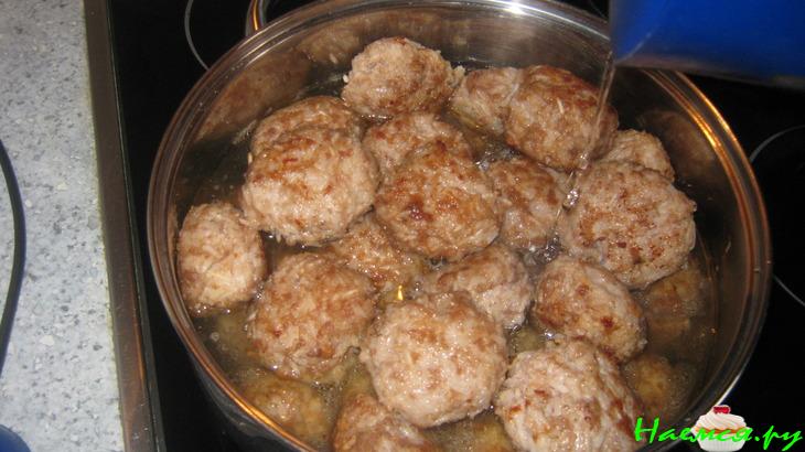 Тефтельки в овощном соусе