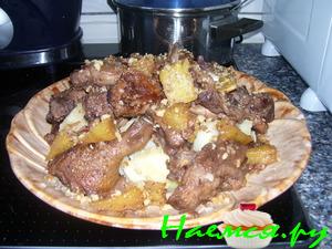 Утка с ананасом