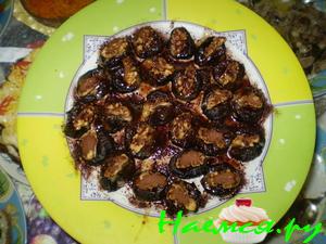 Чернослив фаршированный с сгущенкой Чернослив фаршированный с сгущенкой