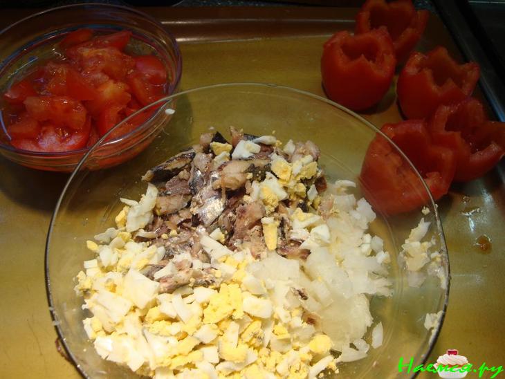 Помидоры фаршированные сардинами в масле