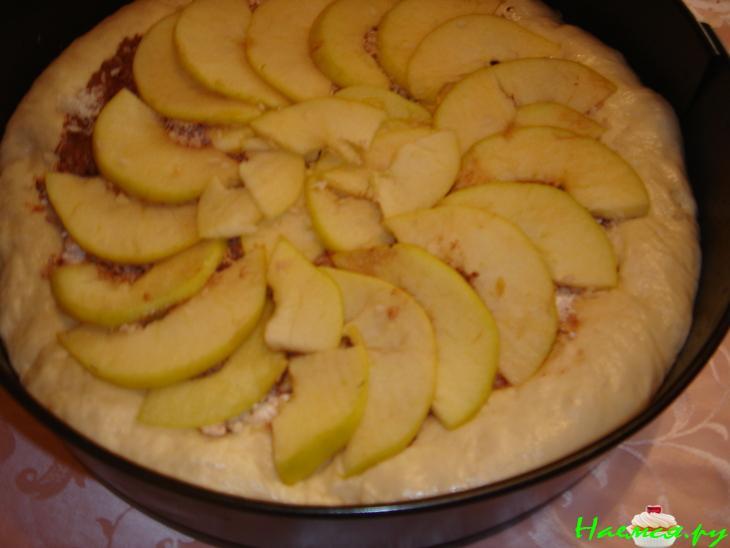 Постный фруктовый пирог из дрожжевого теста