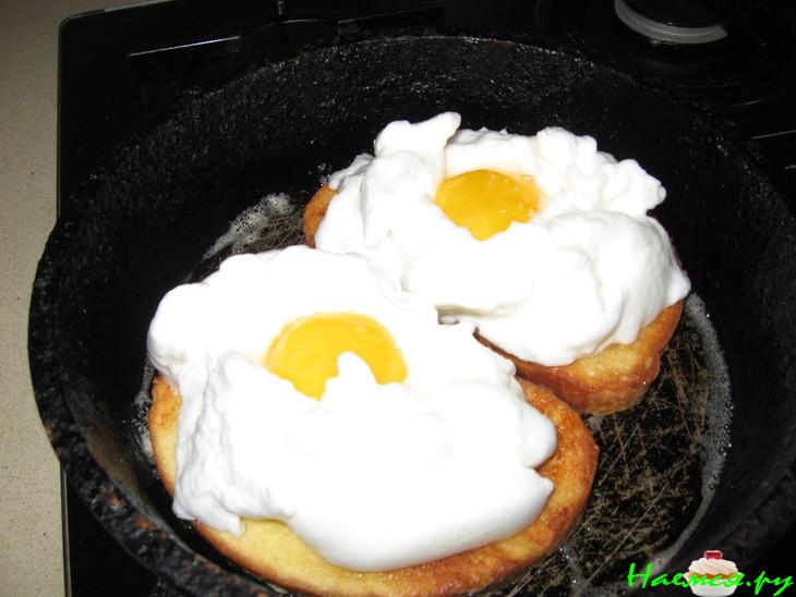 Яйца "в шапке"