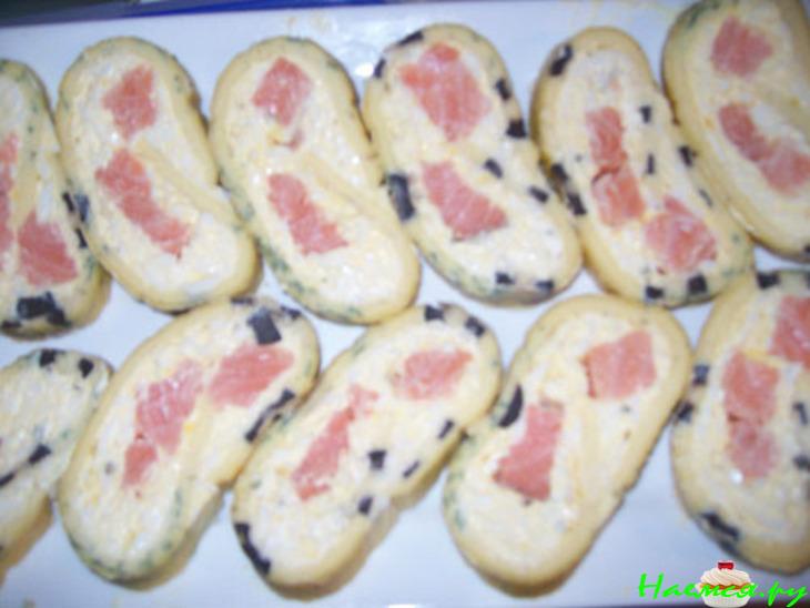 Праздничный рулет с семгой