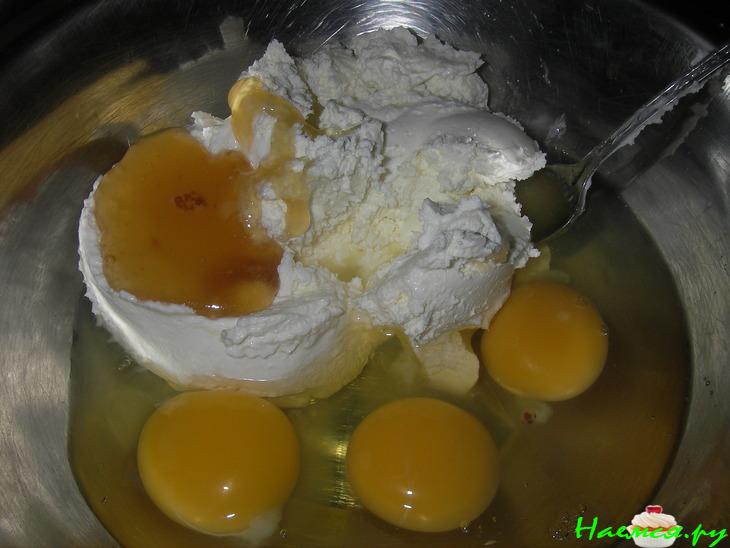 Заливной блинчатый пирог с яблоками и бананами