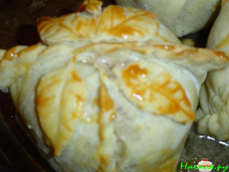 Яблочки с корицей, запеченные в слоеном тесте