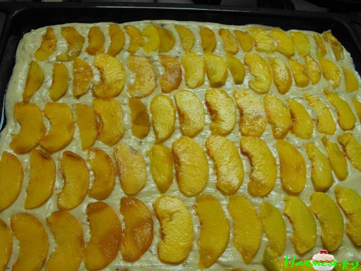 Нежный пирог с персиками