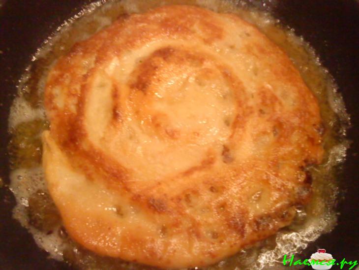 Сладкая лепешка с изюмом