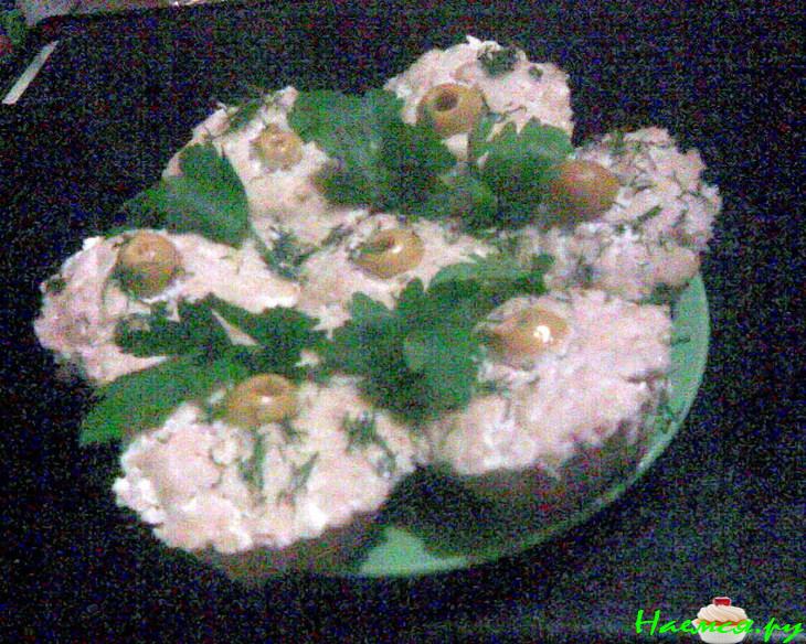 Рыбные маффины с фаршированными оливками