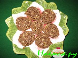 Шоколадное печенье с орехами, кунжутом и шоколадом