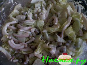 Салатик с кальмарами и салатом айсберг