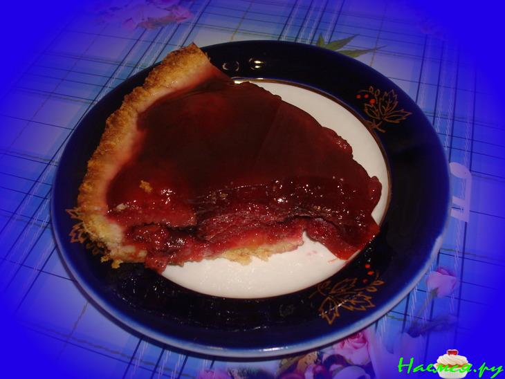 Пирог со сливовой начинкой в желе Пирог со сливовой начинкой в желе