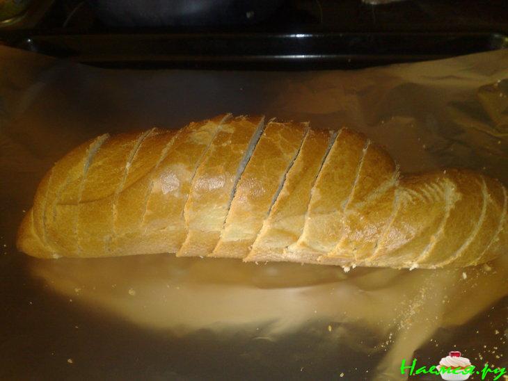 Хлеб с чесночно-сырной начинкой