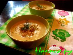 Суп-пюре из курицы с фисташками и сливками