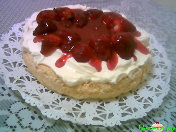 Безе с клубникой 