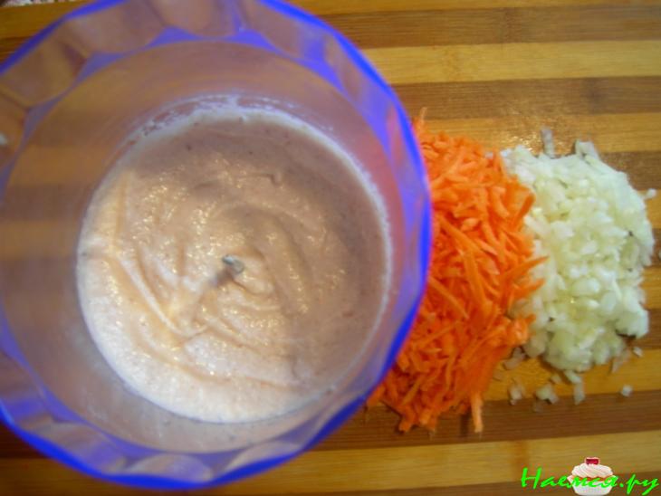 Суп гороховый с баварскими колбасками