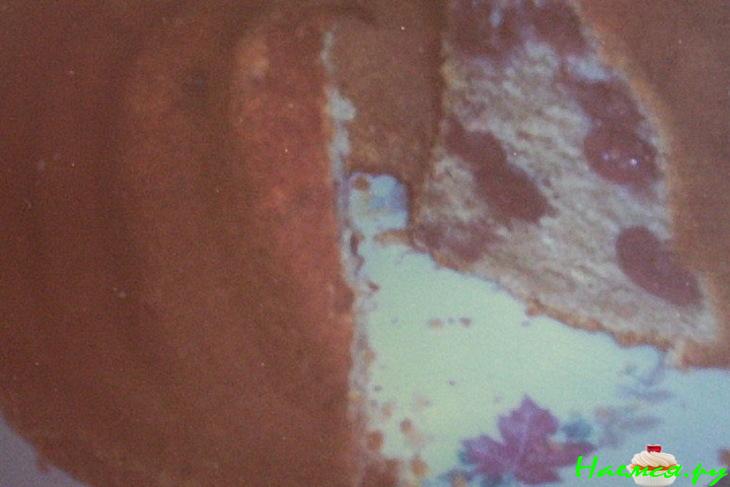 Кекс с вишней и корицей