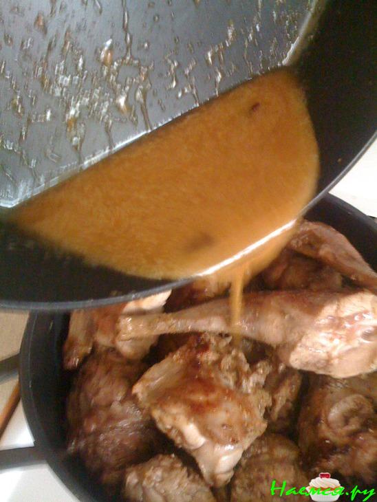 Кролик под карамельно-апельсиновым соусом