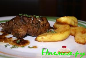 Баранья лопатка в лаймово-тимьяновом маринаде с карамелизованной айвой