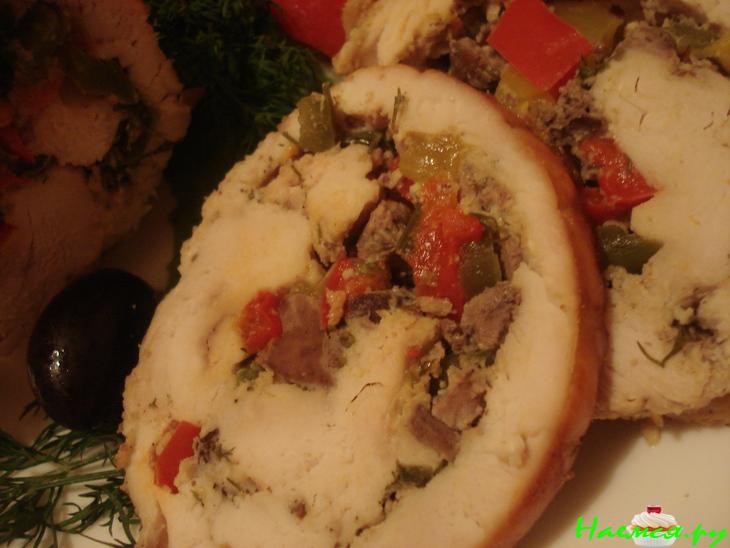 Рулет из филе индюшки с ароматной начинкой Рулет из филе индюшки с ароматной начинкой