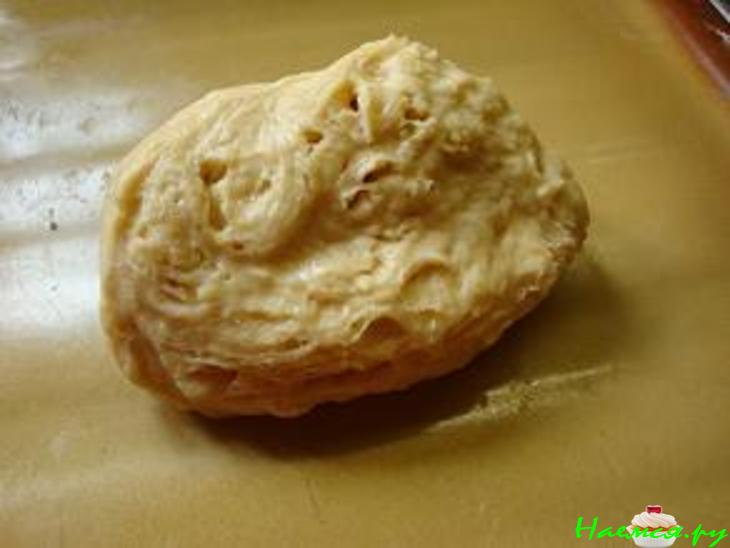 Пирог из дрожжевого теста (по-моему,слоеного, новый вариант)