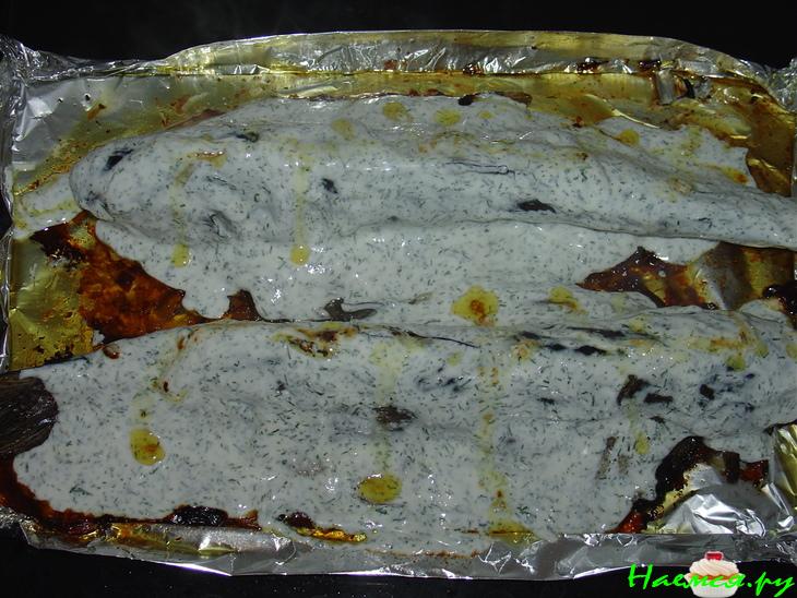 Радужная форель на луковой "грядке"