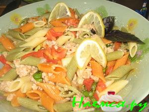 Паста с куриным фаршем и базиликом