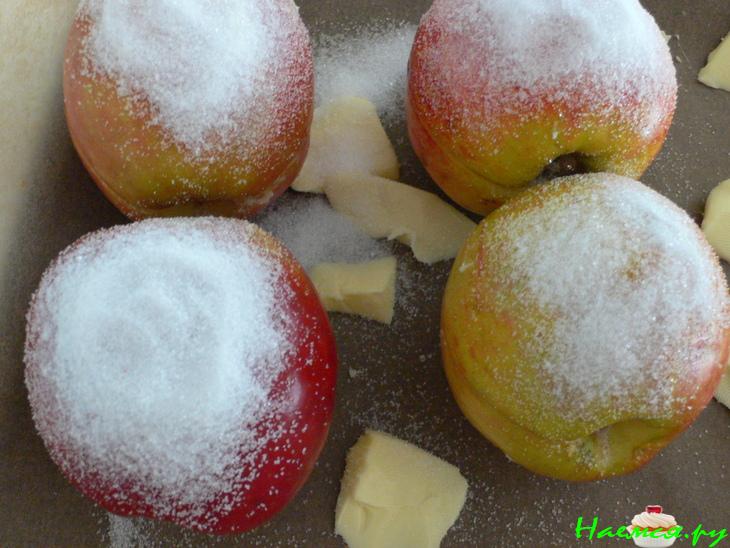 Запеченные яблоки с начинкой