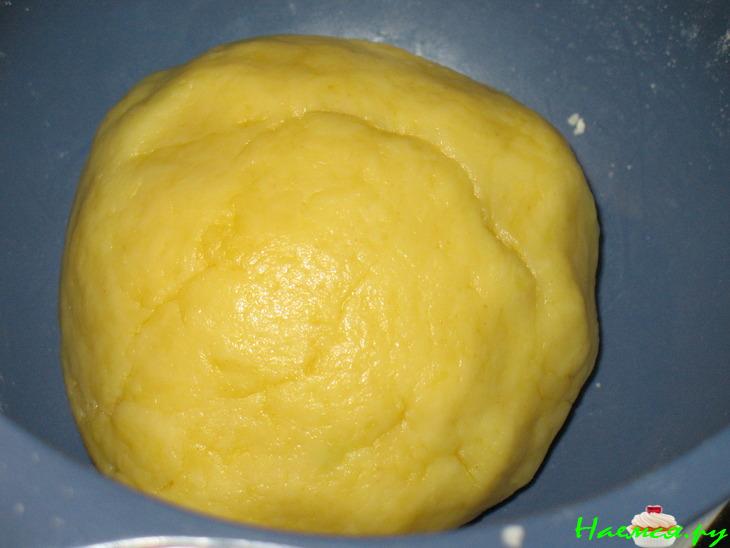 Запеканка с рыбой и грибами под сеточкой из картофельного теста