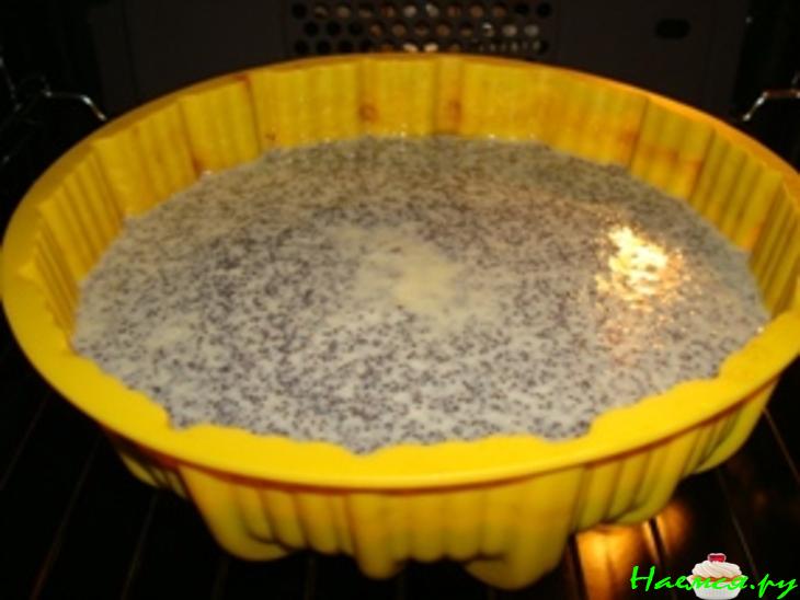 Простой маковый тортик