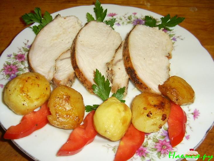 Грудка индейки запеченная с картошечкой
