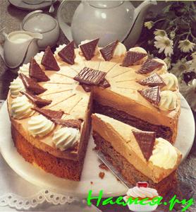 Шоколадный пирог со взбитыми сливками с ромом и коньяком