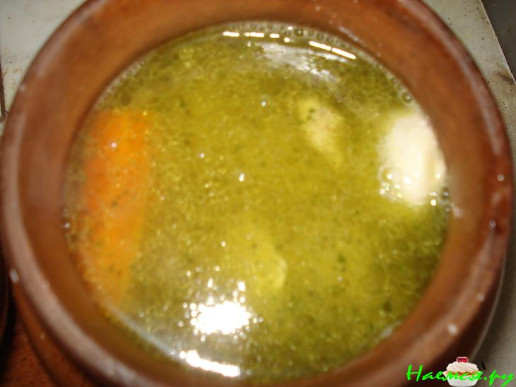 Пельмени в бульоне