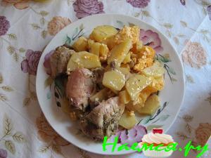 Курица в горшочках