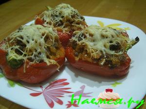 Сладкие перцы с мясным фаршем и рисом Сладкие перцы с мясным фаршем и рисом