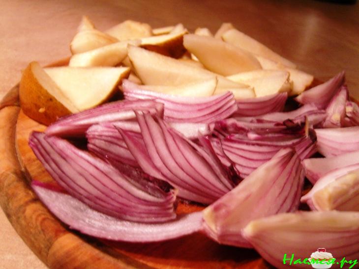 Свиные отбивные с грушей