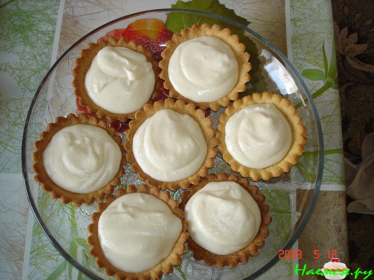 Пирожные песочные с фруктами