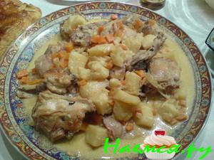 Кролик с картофелем и вином