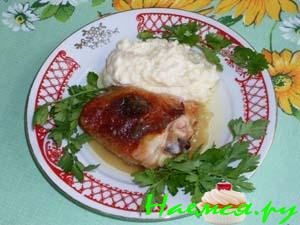 Куриные бедрышки с яблочным пюре