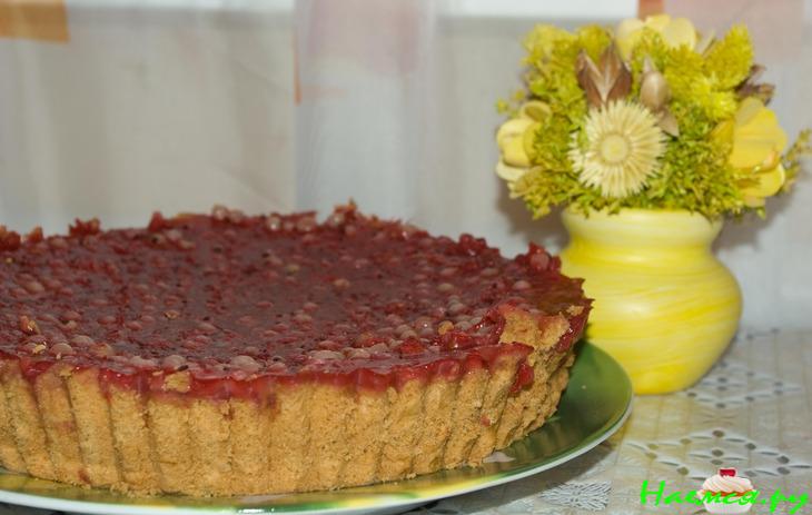 Пирог из песочного теста с творогом и желе