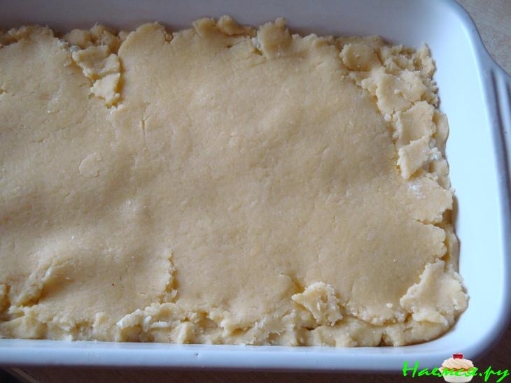 Нежный песочный пирог с творожно-яблочной начинкой Нежный песочный пирог с творожно-яблочной начинкой