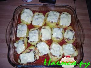 Фаршированный картофель с мясом в томате