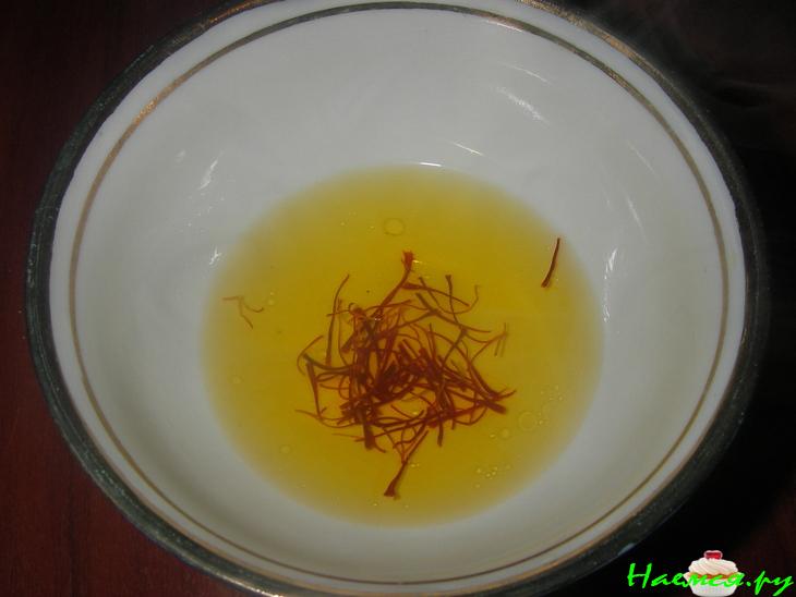 Тилапия под шафрановым соусом с моцареллой Тилапия под шафрановым соусом с моцареллой