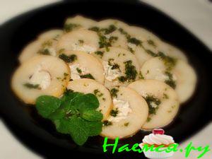 Груши с голубым сыром и мятным соусом Груши с голубым сыром и мятным соусом